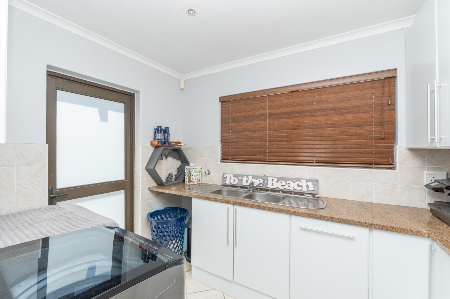 7 Bedroom Property for Sale in Myburgh Park Western Cape